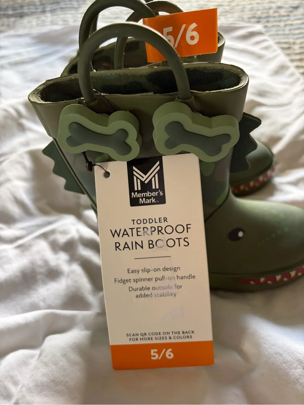 Kids' Green Camo Dino Rain Boots with Bone Charm
